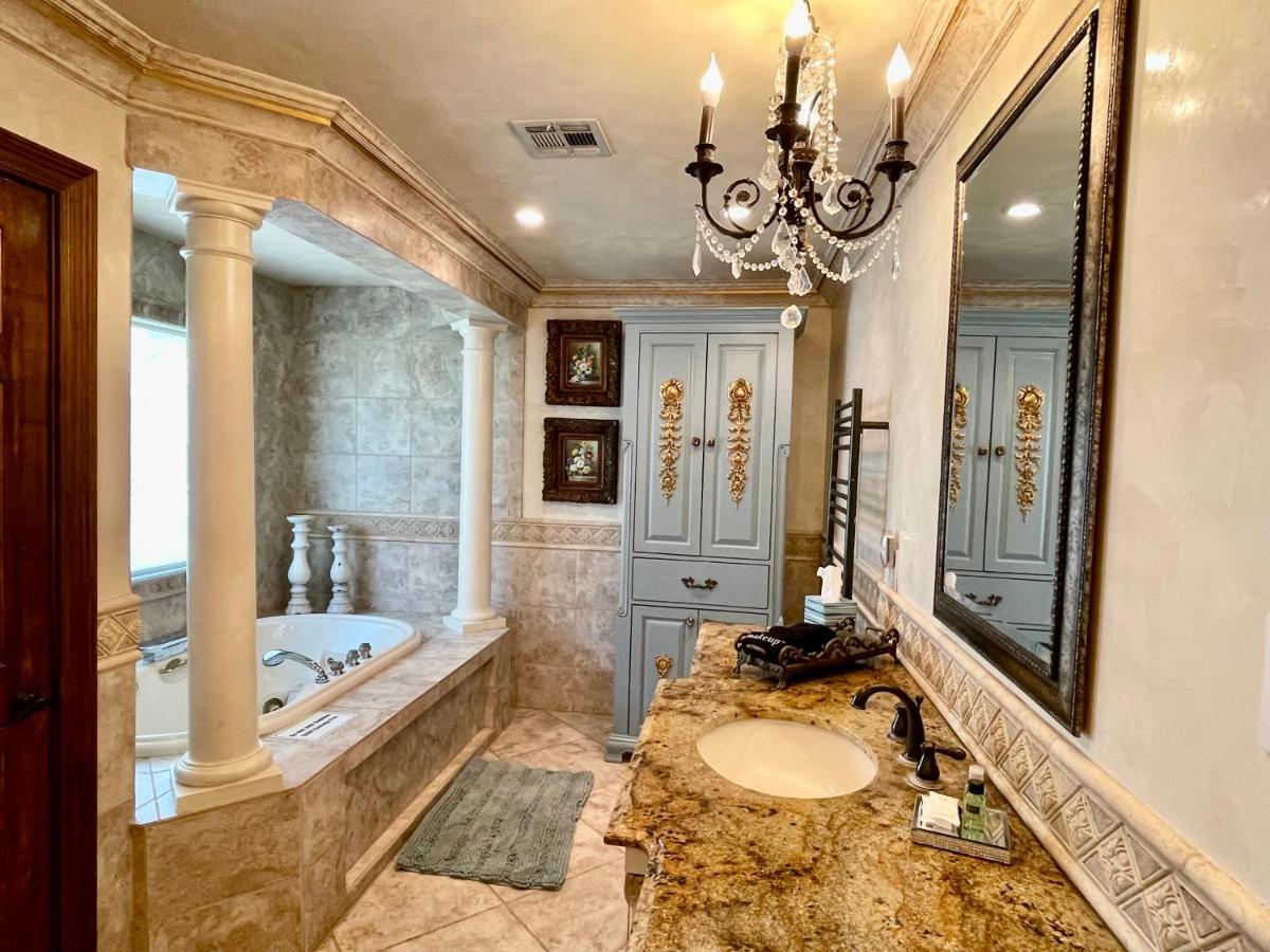 Louisiana Cajun Mansion Bed & Breakfast Youngsville Exterior photo