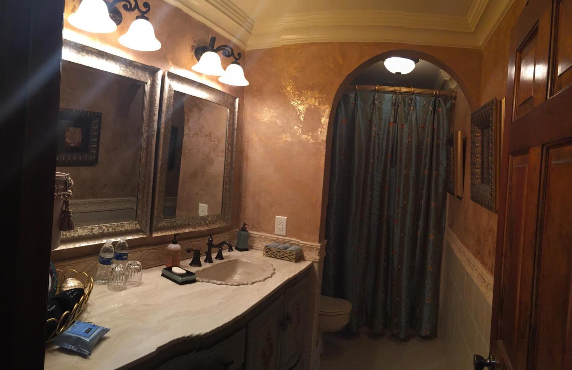 Louisiana Cajun Mansion Bed & Breakfast Youngsville Room photo