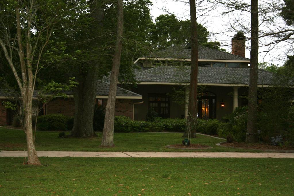 Louisiana Cajun Mansion Bed & Breakfast Youngsville Exterior photo